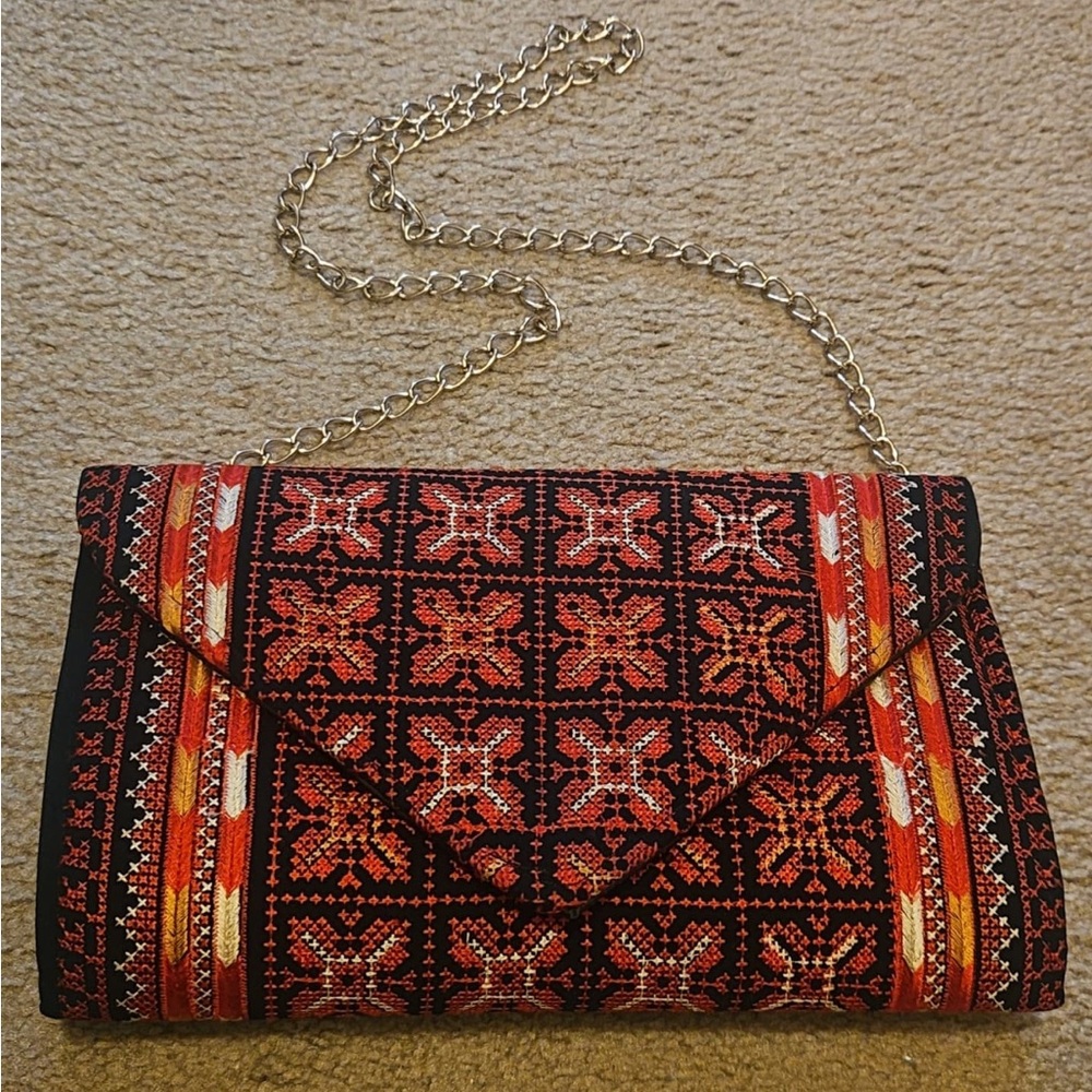 Elegant Red and Black Tatreez Clutch with good chain strap